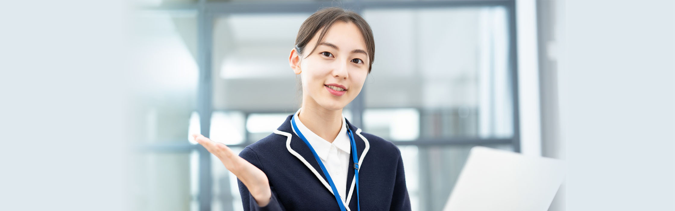 受付・来客対応の基本｜案内・お茶出し・お見送りのマナーや押さえるポイントも解説｜受付システム【ラクネコ】